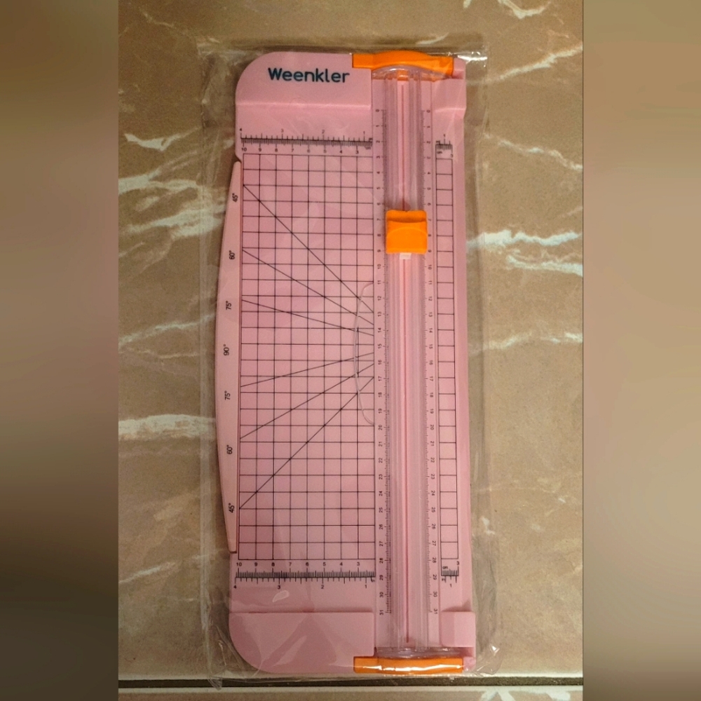 Paper cutter